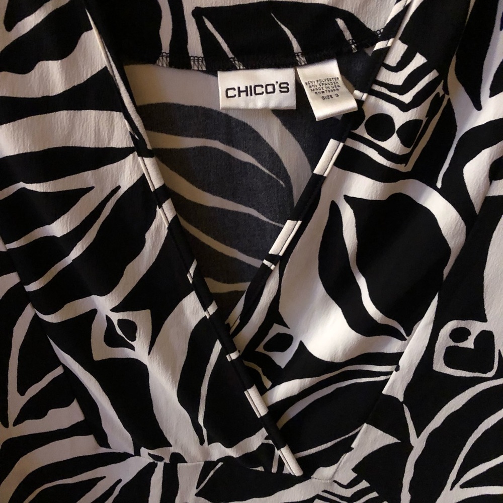 Chico’s Black and White V Neck Top - Picture 3 of 5